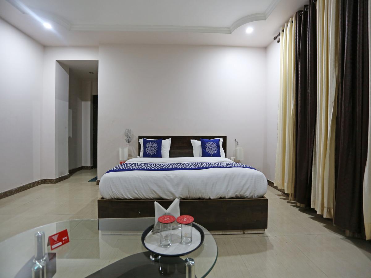Oyo 4635 Sheetal Hotel Haldwāni Esterno foto